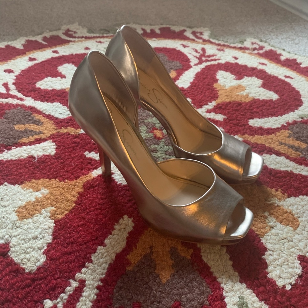 Jessica Simpson size 8 heel